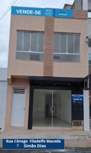 Prédio à venda com conforto e comodidade, localizado na Rua Cônego Filadelfo Macedo na cidade de Simão Dias